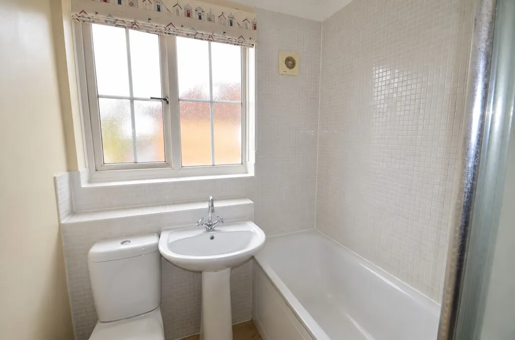 Frimley Green, Camberley, photo 12