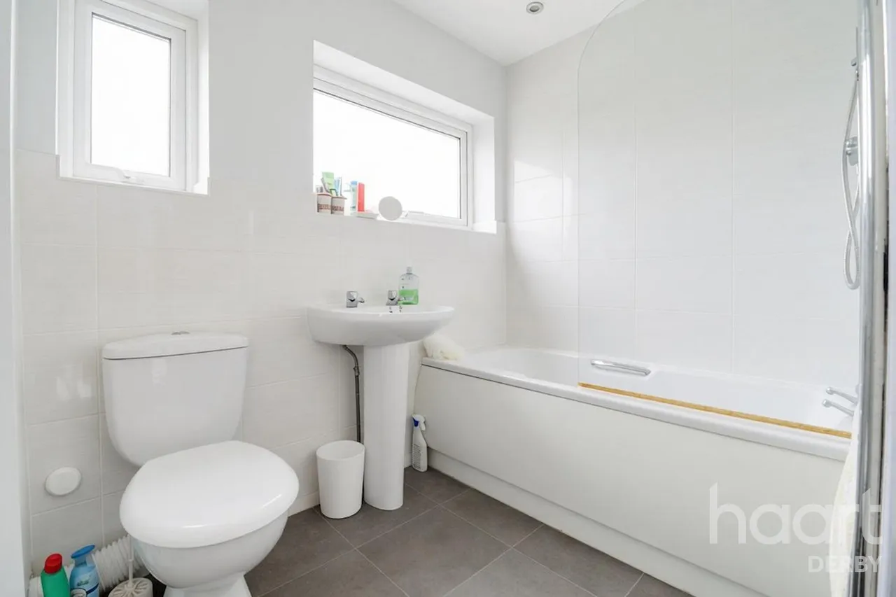 Heronswood Drive, Spondon, DE21, photo 10