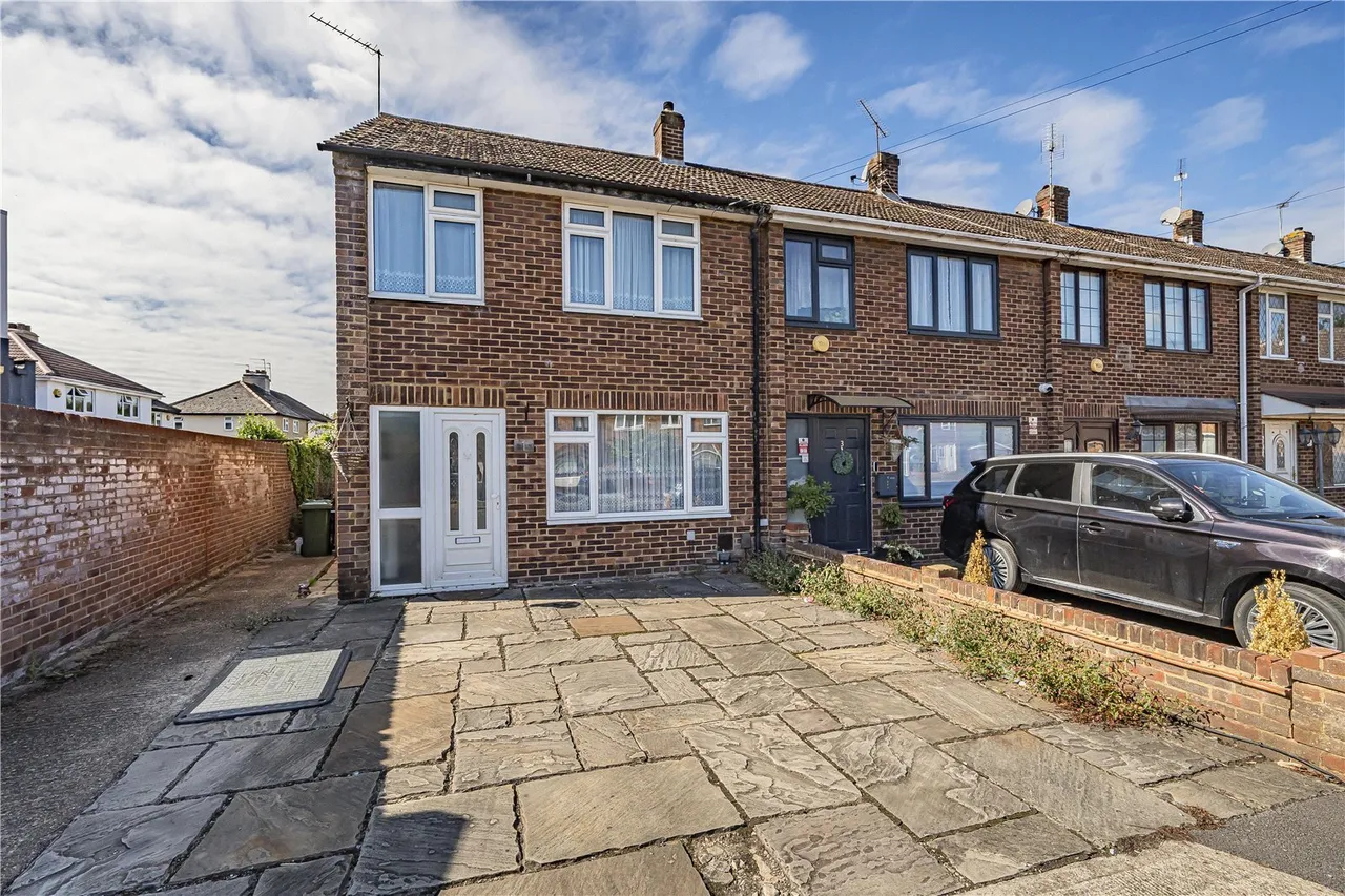 3 bed house for sale, Mill Close, West Drayton, UB7
