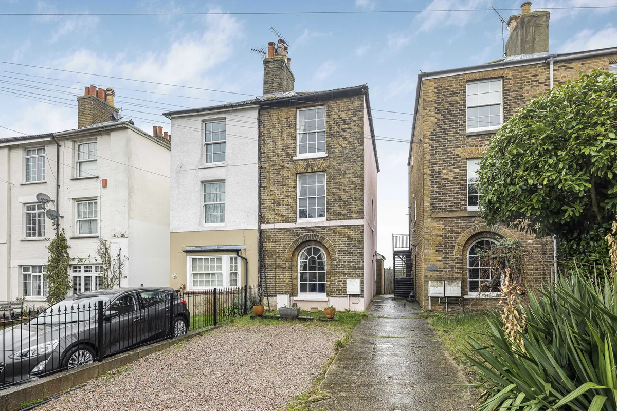3 bed house for sale — Gravesend, DA12 1LA