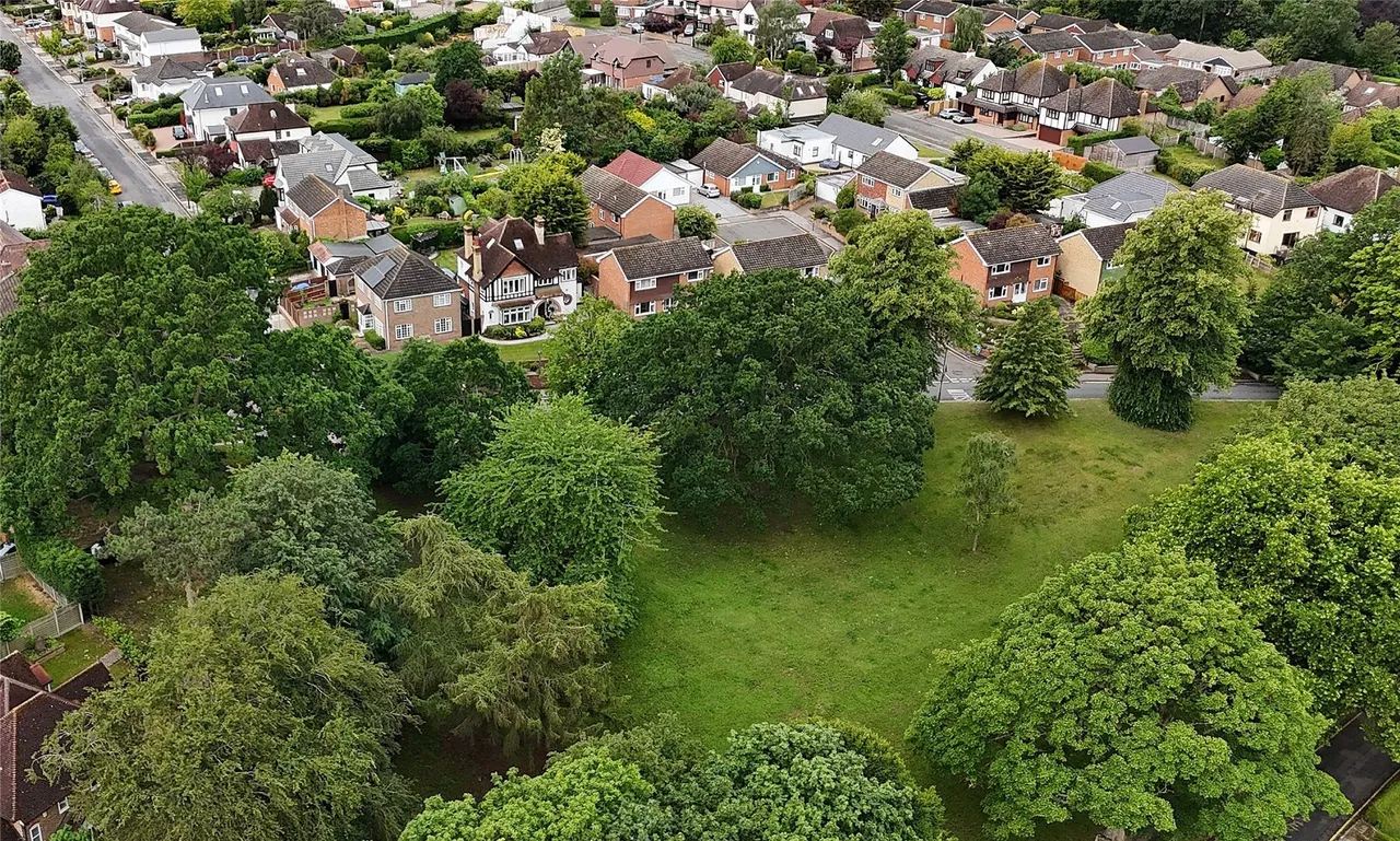 Broomhill Road, Orpington, Kent, BR6, photo 2