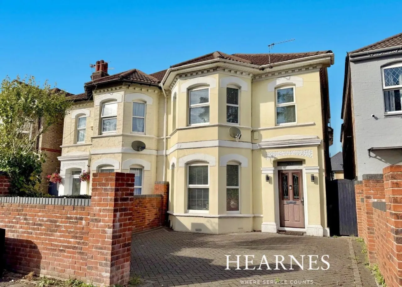 Poole Road, BH12, photo 2