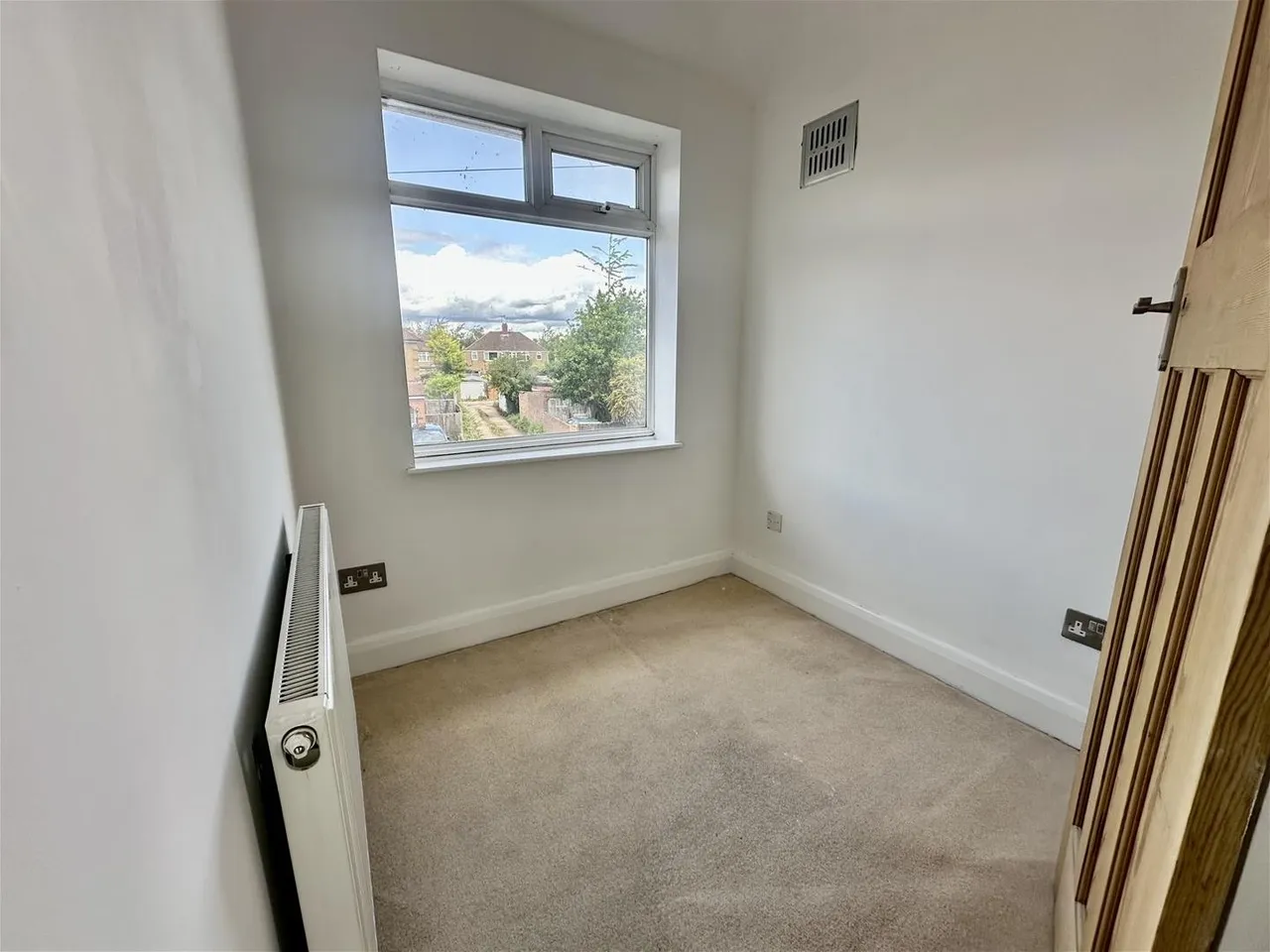 Meadow Road, Watford, photo 9