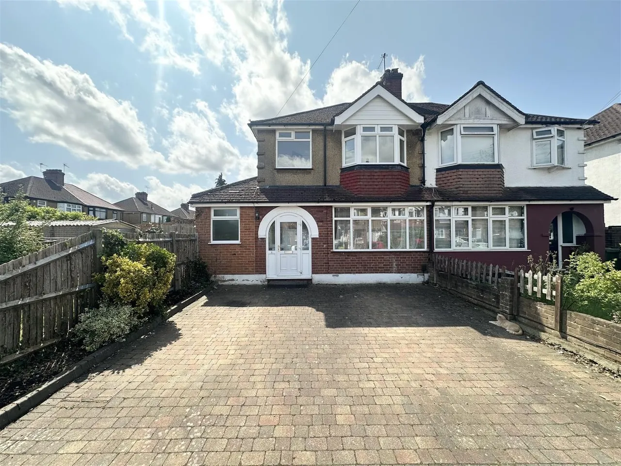 3 bed house for sale — Meadow Road, Watford