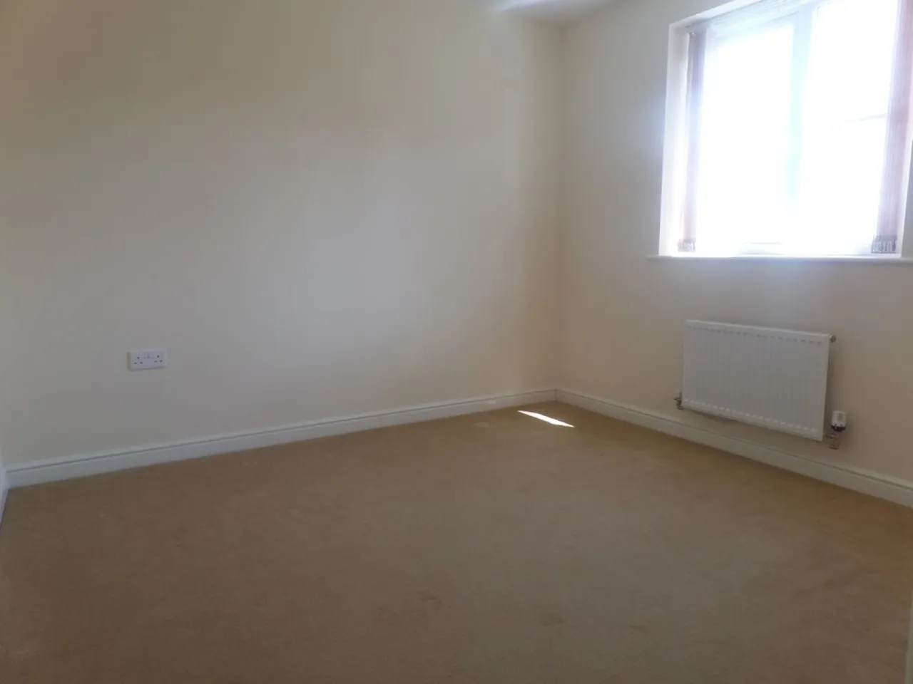Greenkeepers Road, Great Denham, photo 6