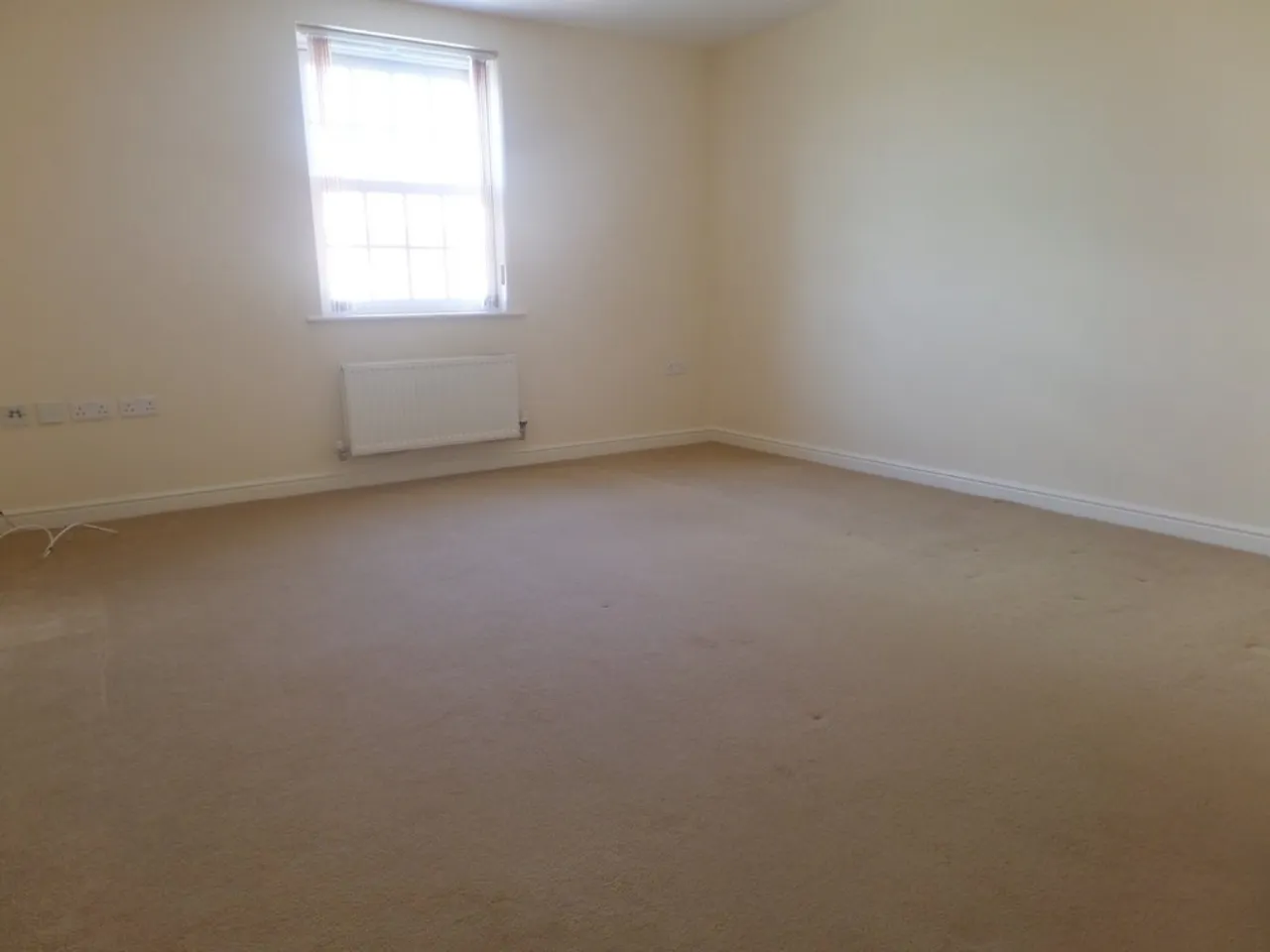 Greenkeepers Road, Great Denham, photo 2