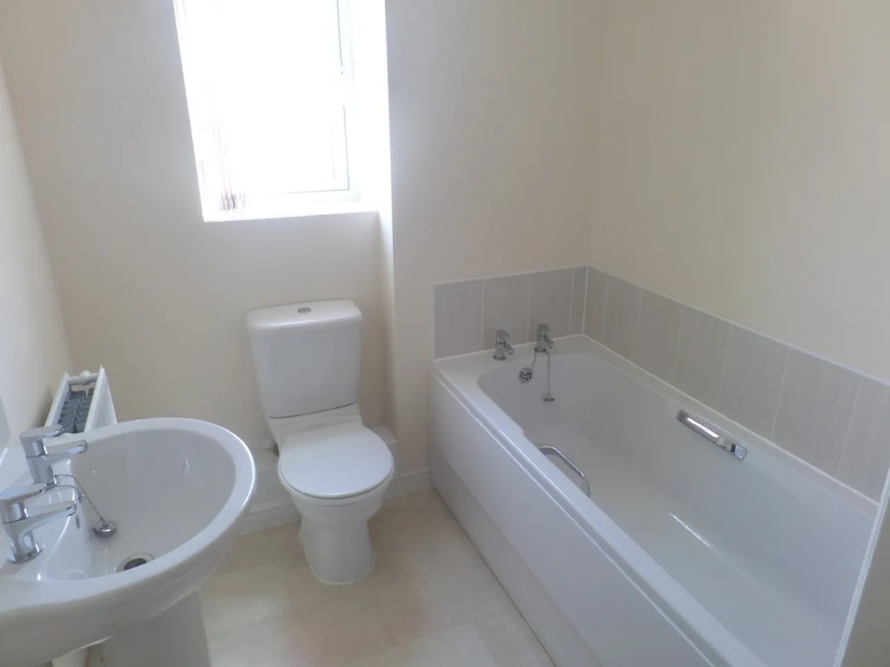 Greenkeepers Road, Great Denham, photo 7