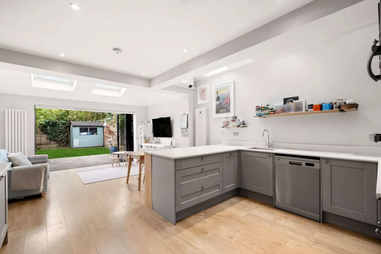 Hydethorpe Road, London, SW12 0JD, photo 4