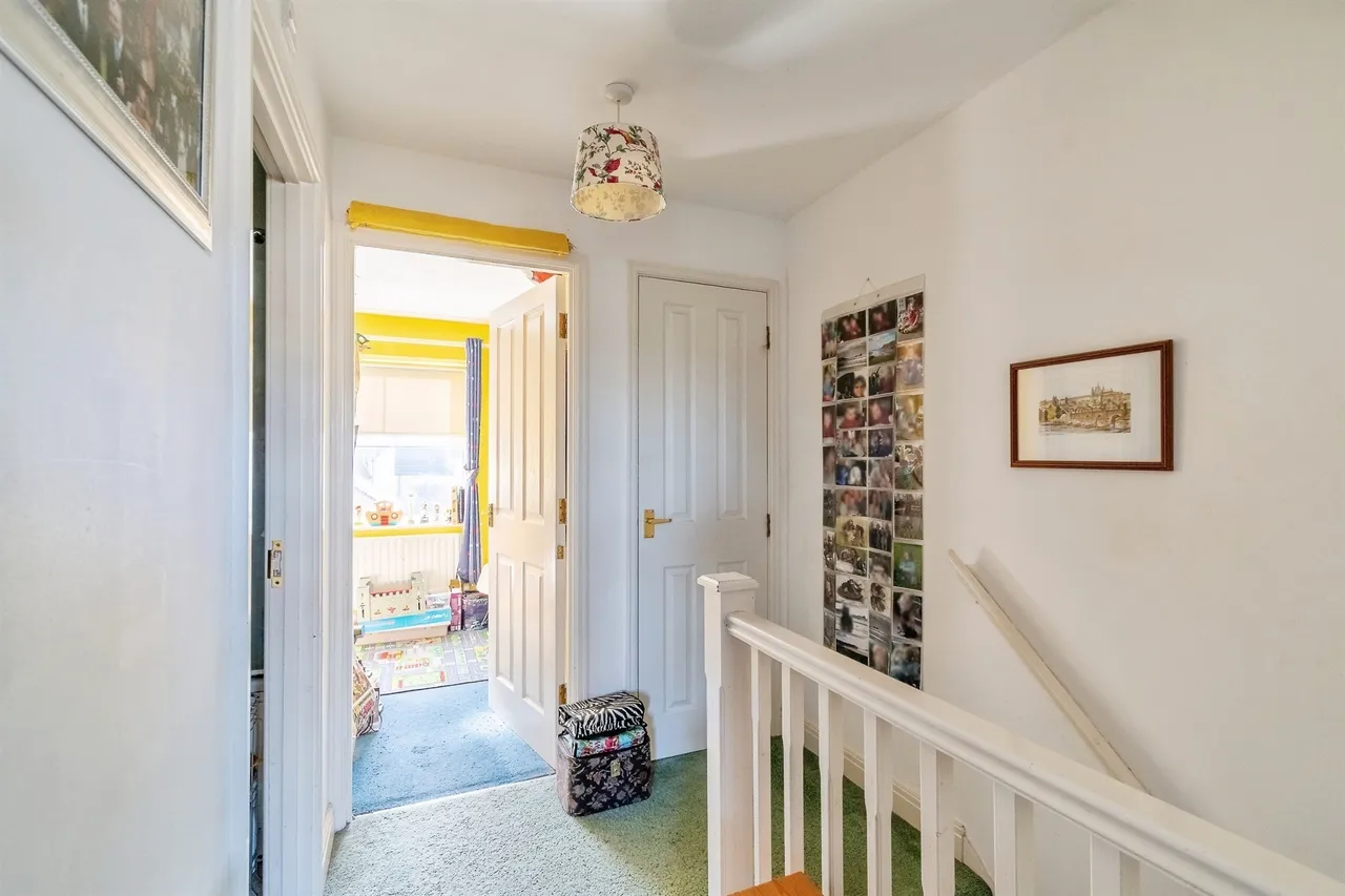 Stone Close, Corsham, SN13, photo 4
