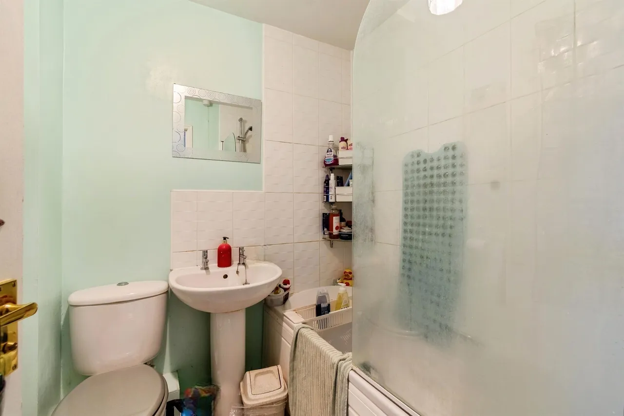Stone Close, Corsham, SN13, photo 8