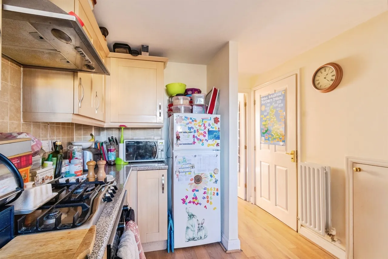Stone Close, Corsham, SN13, photo 3