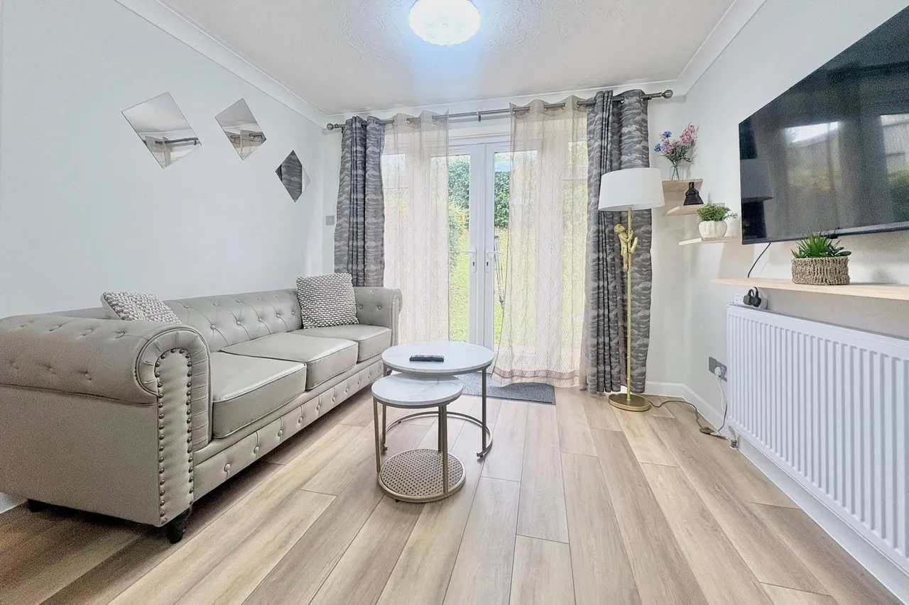 Weydon Lane, Farnham, Surrey, GU9 8UY, photo 8
