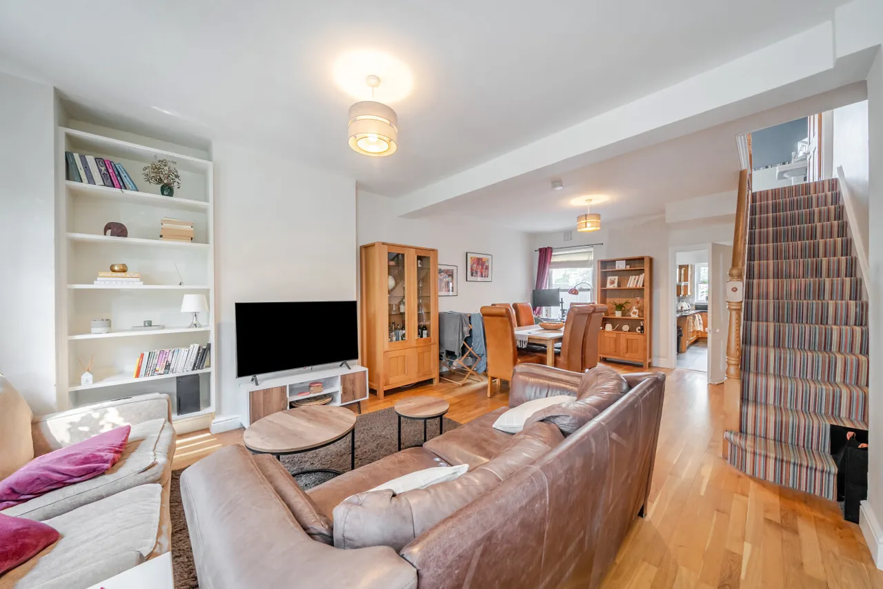 2 bed house to rent, Marlborough Road, London, SW19