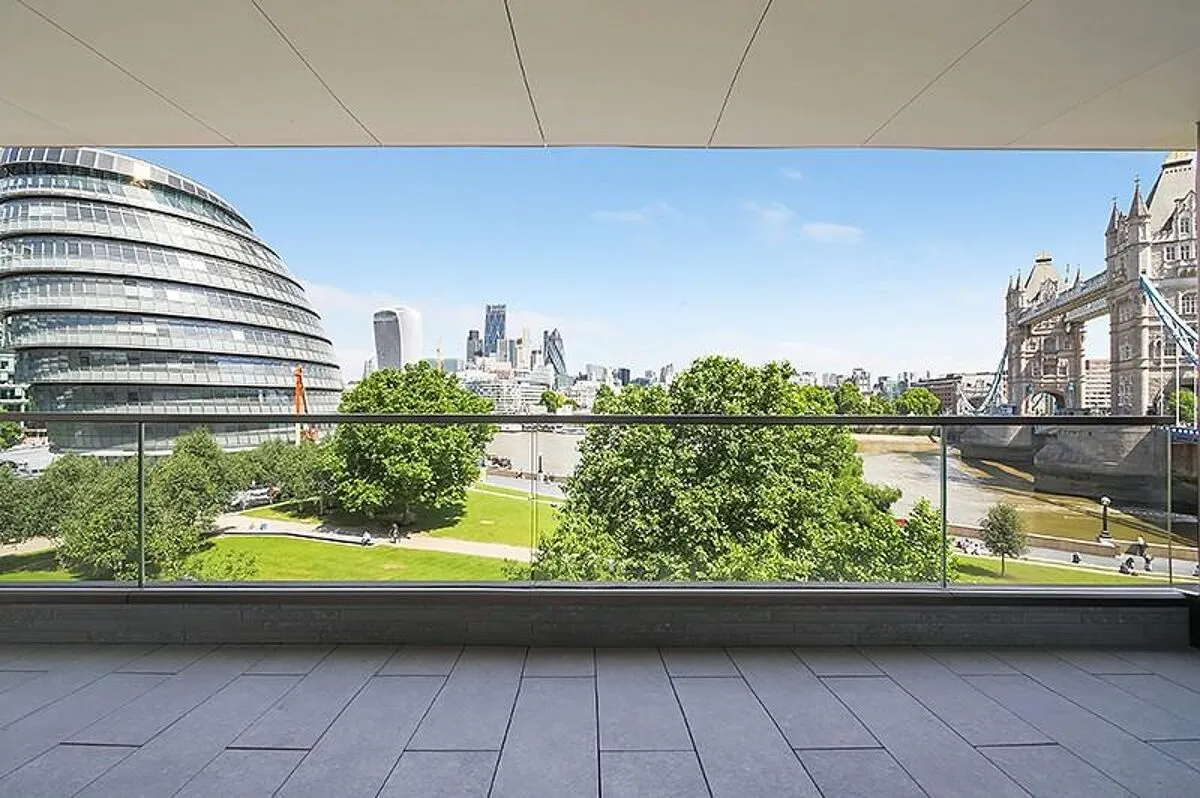 Crown Square, One Tower Bridge, SE1, photo 4