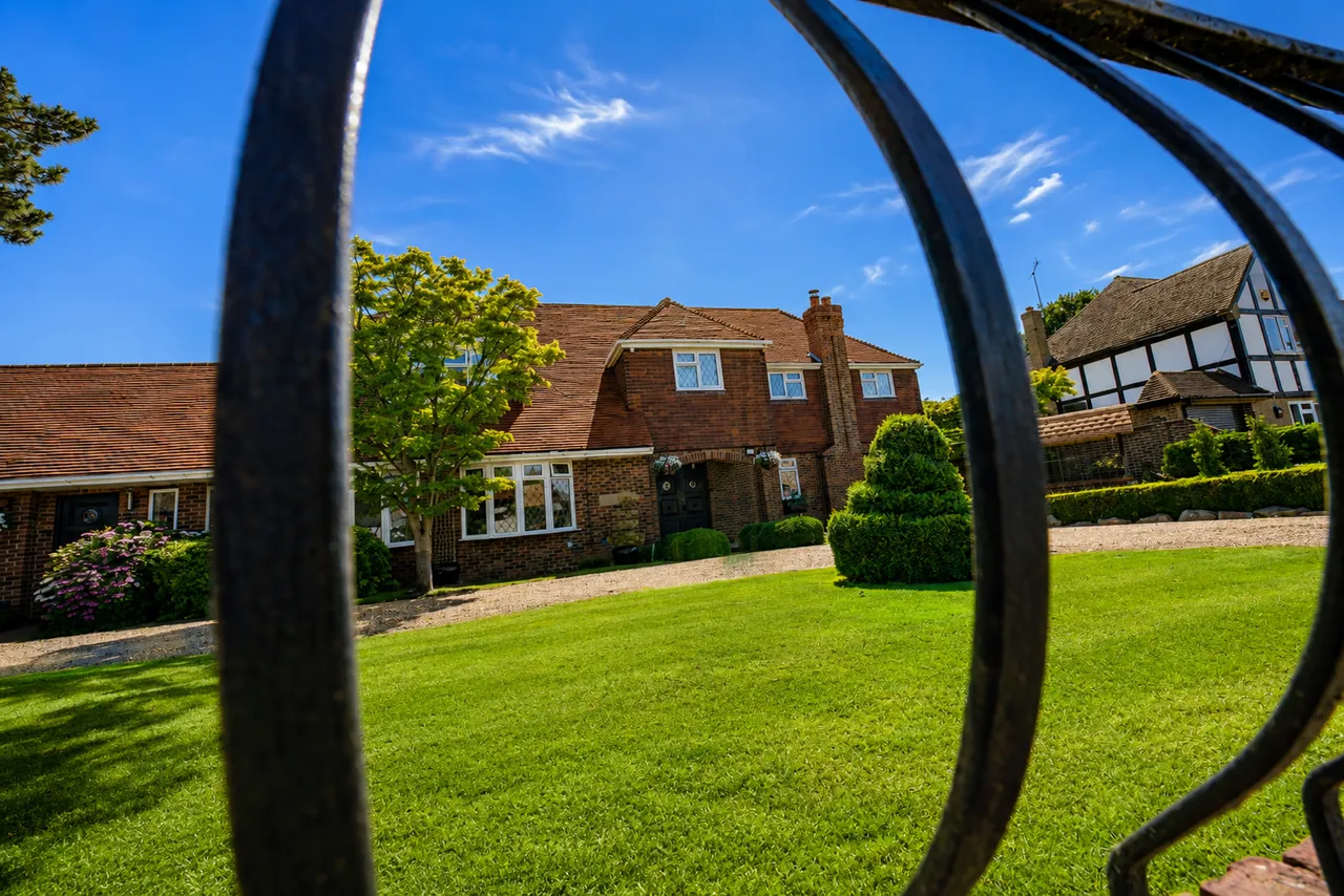 Herbert Road, Emerson Park, RM11, photo 42