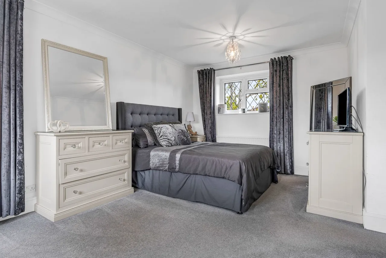 Herbert Road, Emerson Park, RM11, photo 27
