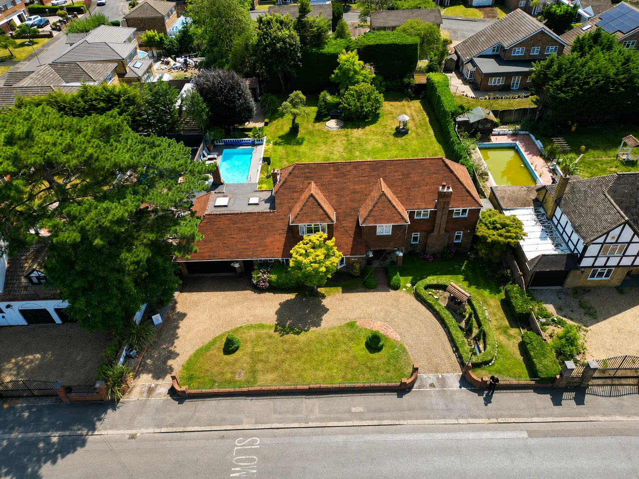 Herbert Road, Emerson Park, RM11, photo 33