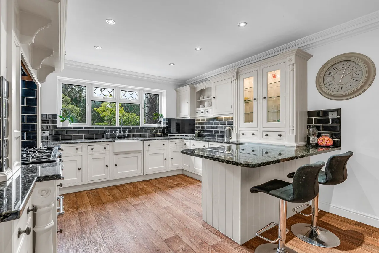 Herbert Road, Emerson Park, RM11, photo 18