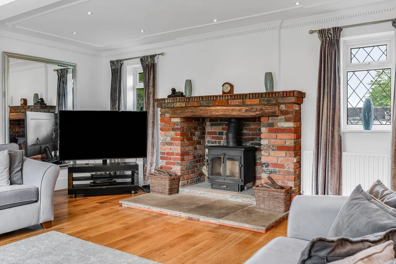 Herbert Road, Emerson Park, RM11, photo 7