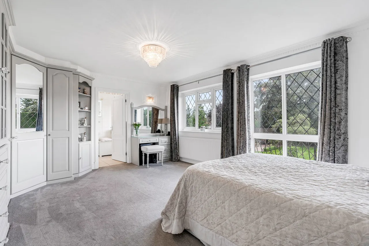 Herbert Road, Emerson Park, RM11, photo 26