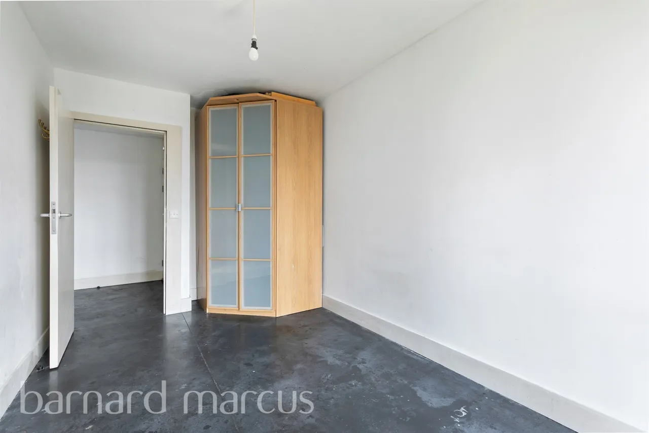 Garratt Lane, London, SW18, photo 5