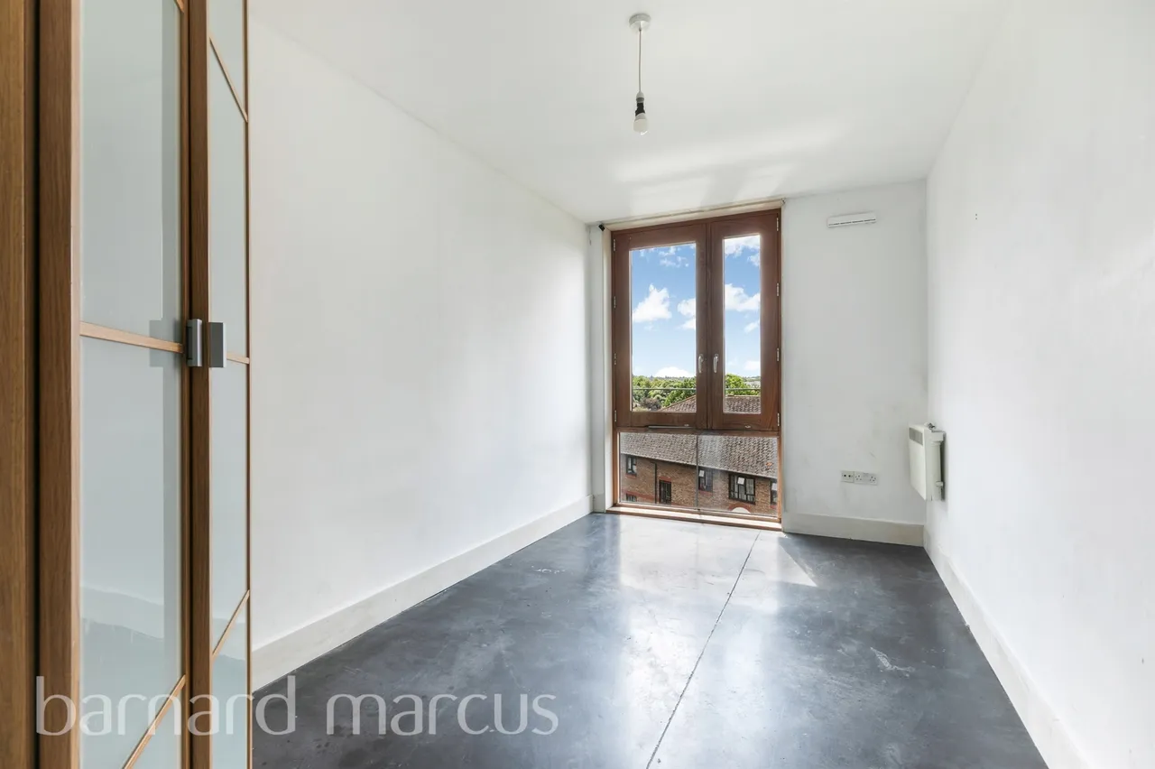 Garratt Lane, London, SW18, photo 4