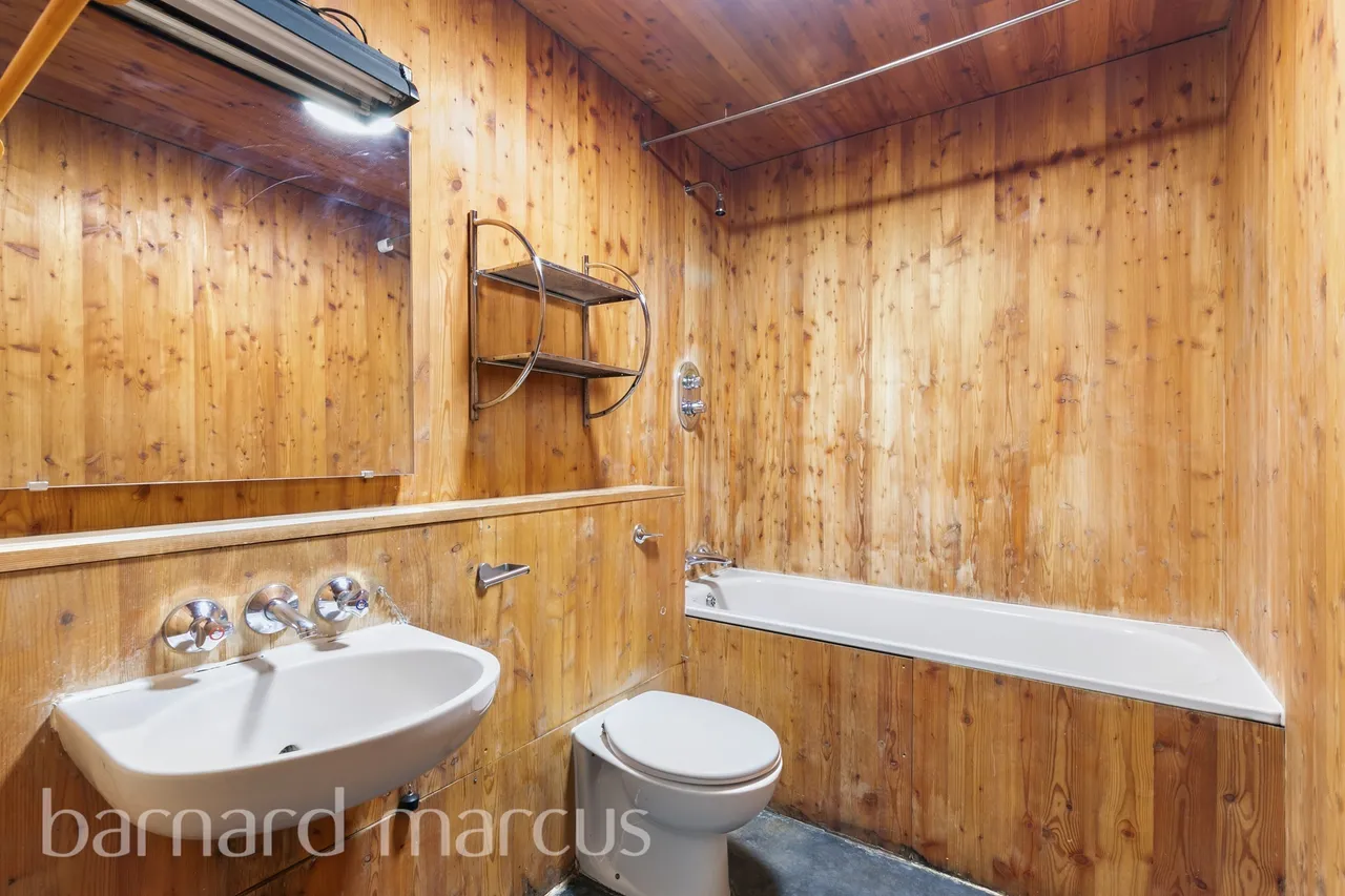 Garratt Lane, London, SW18, photo 6