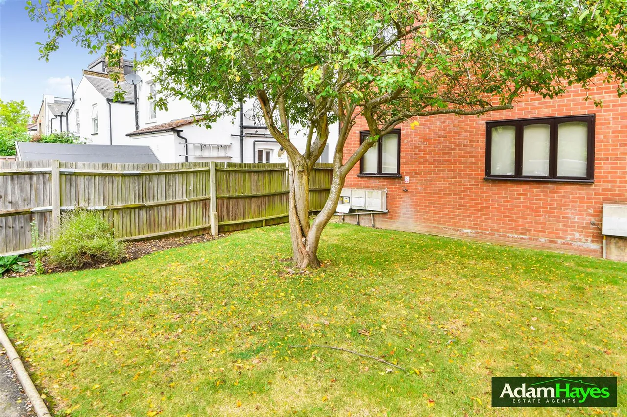 Dale Grove, North Finchley, N12, photo 9