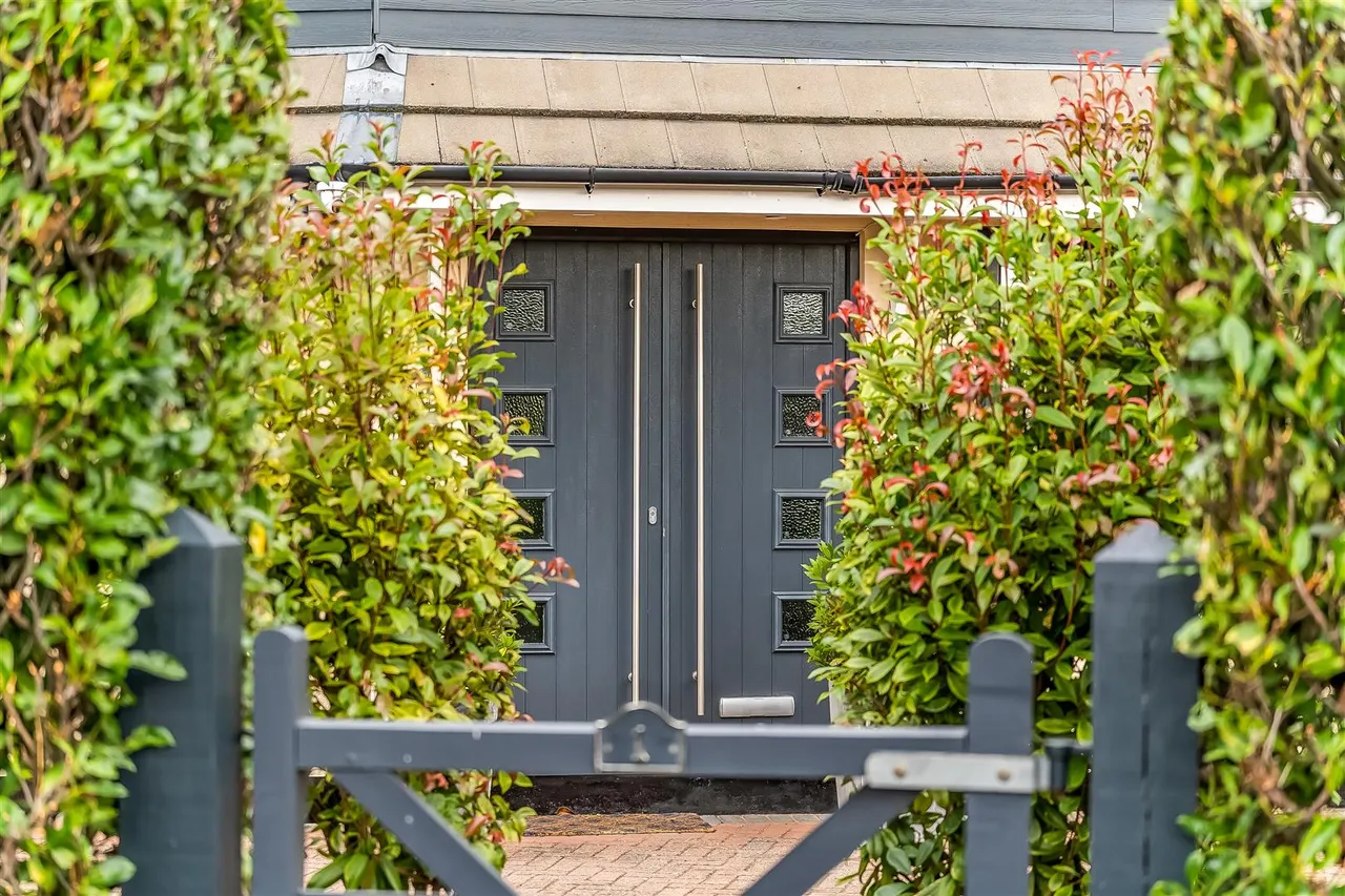 Virginia Close, Ashtead, KT21, photo 34