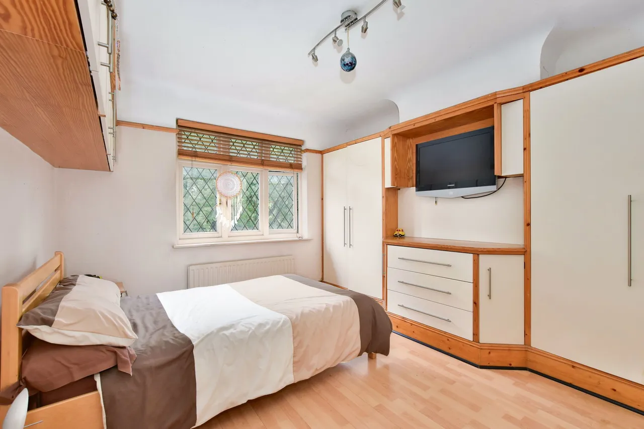 Gordon Avenue, Stanmore, HA7 3QS, photo 11