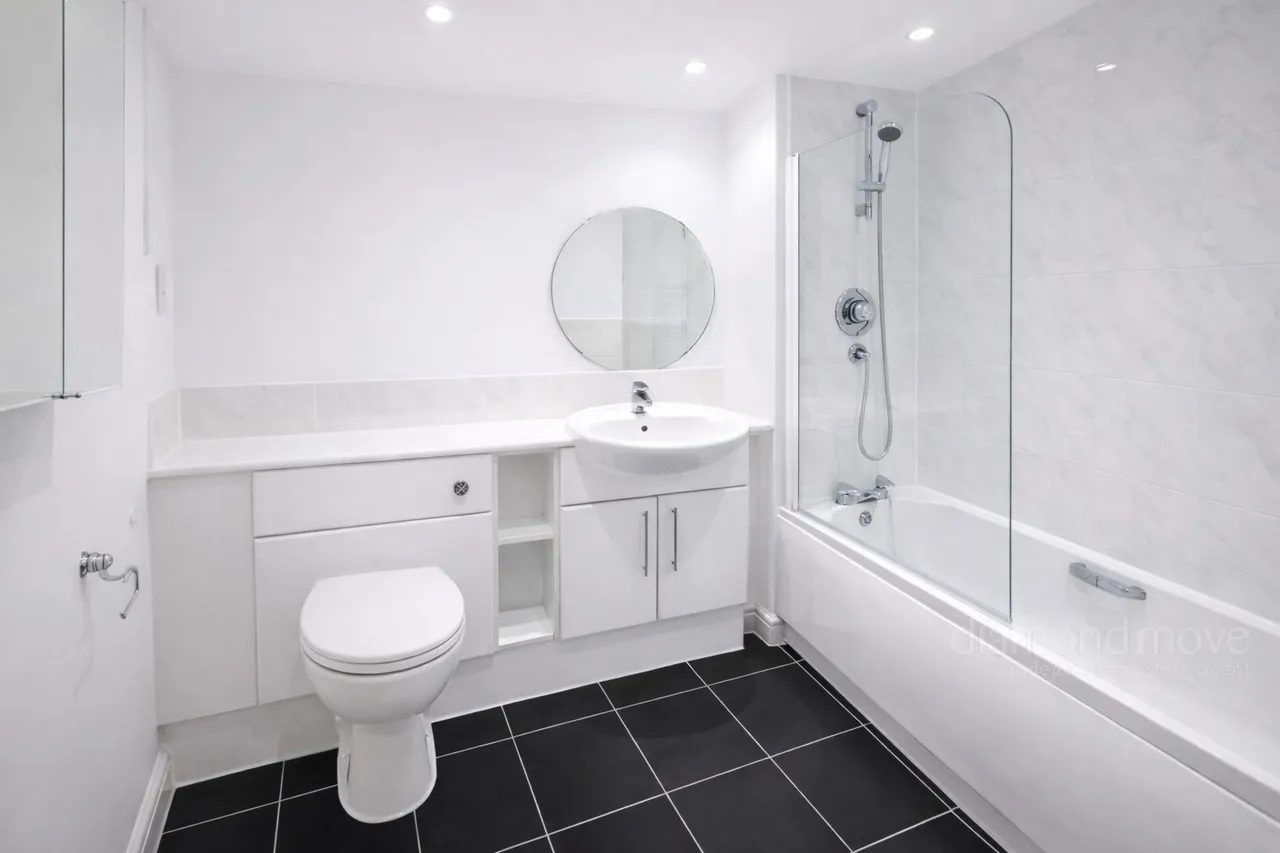 Prince Regent Road, Hounslow, TW3 1NB, photo 4