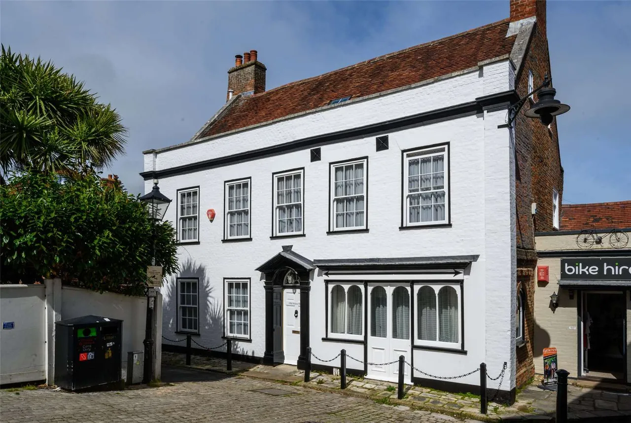 Quay Hill, Lymington, Hampshire, SO41 3AR, photo 12