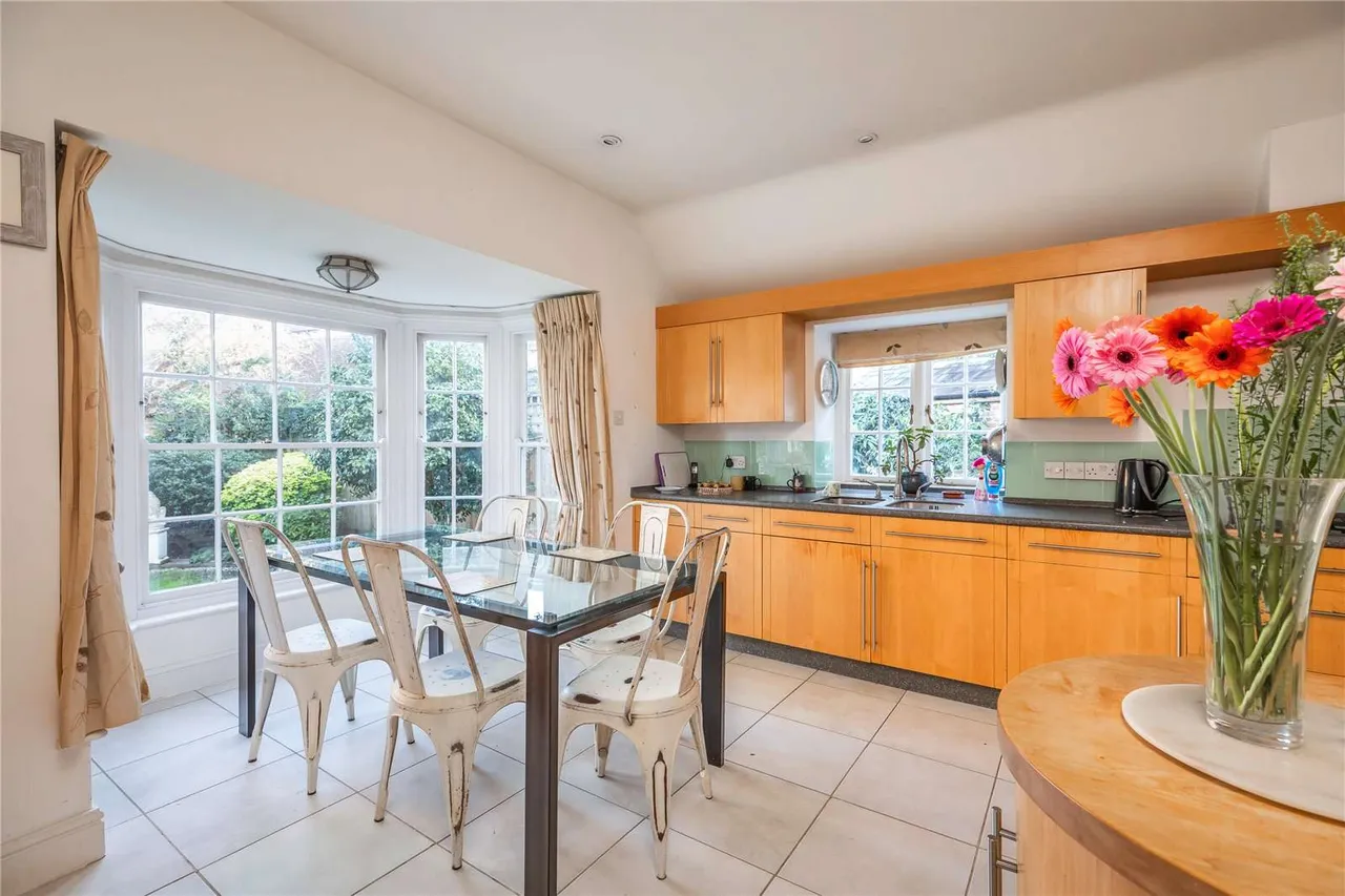Quay Hill, Lymington, Hampshire, SO41 3AR, photo 5