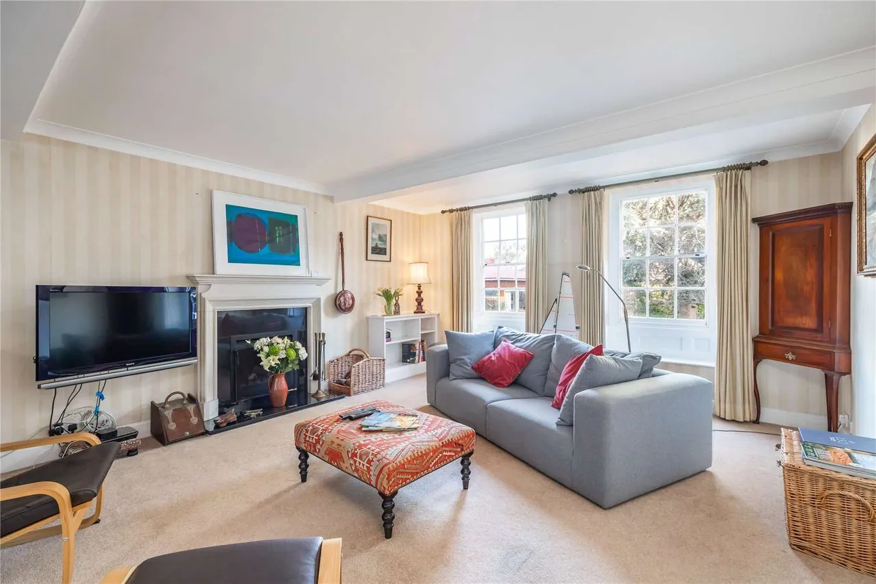 Quay Hill, Lymington, Hampshire, SO41 3AR, photo 4