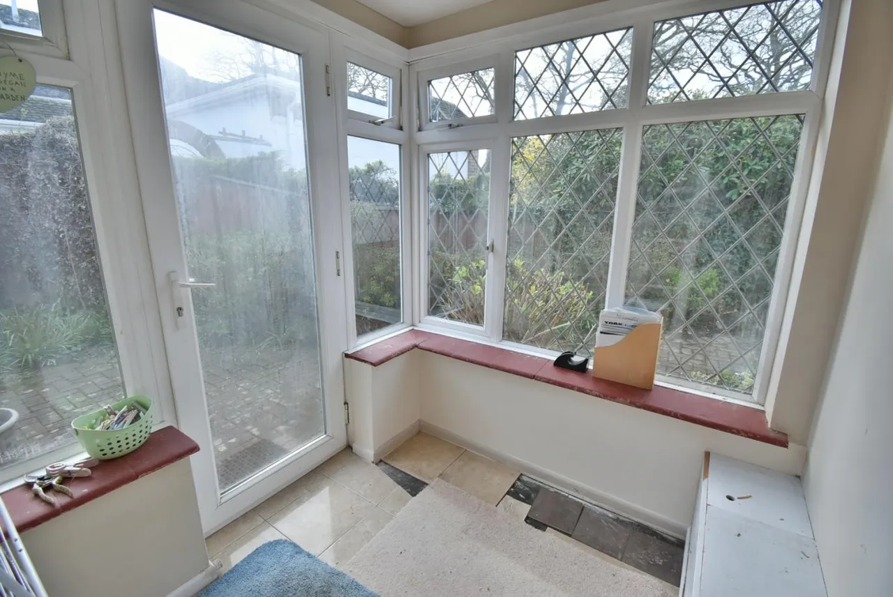 Elm Tree Walk, BH22, photo 12