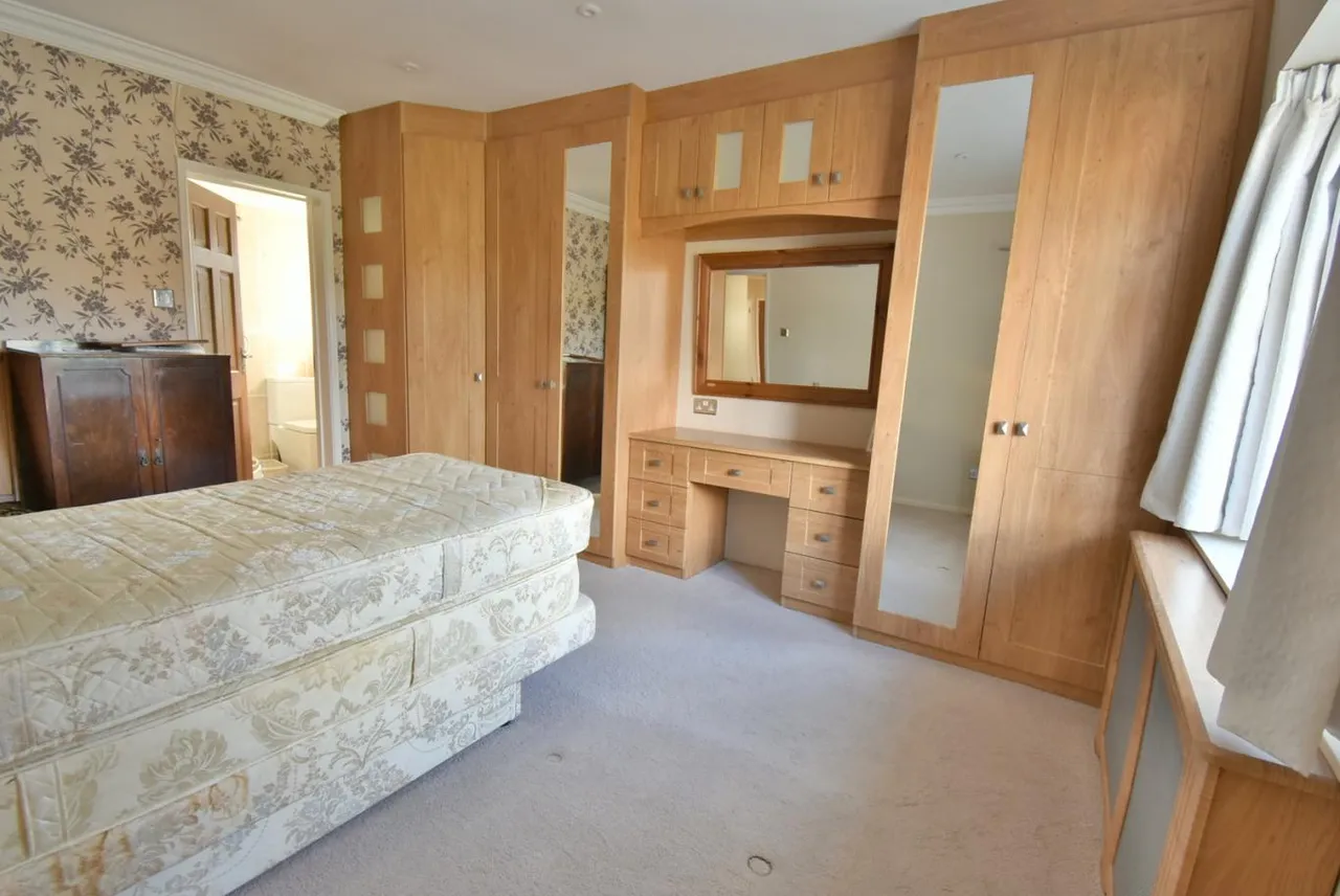 Elm Tree Walk, BH22, photo 9