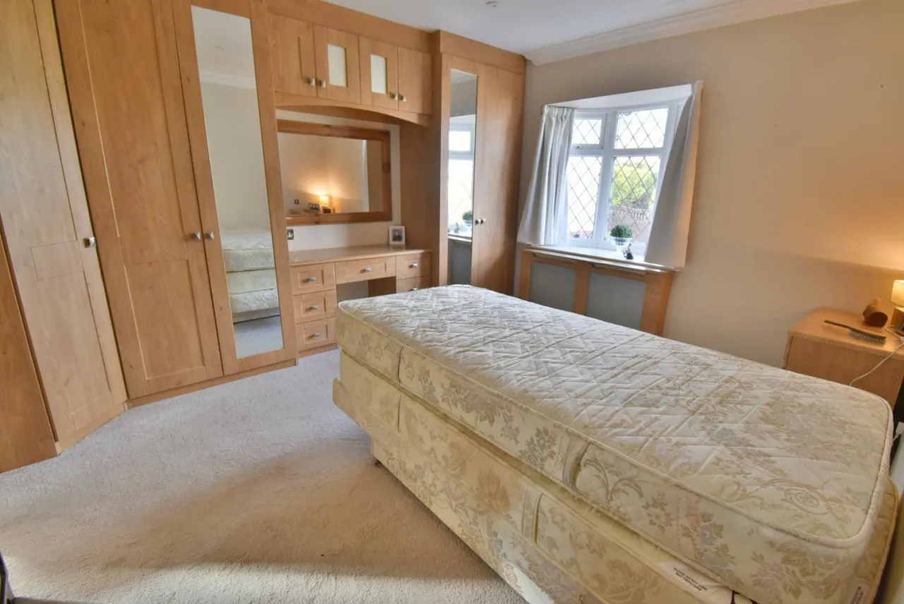 Elm Tree Walk, BH22, photo 10