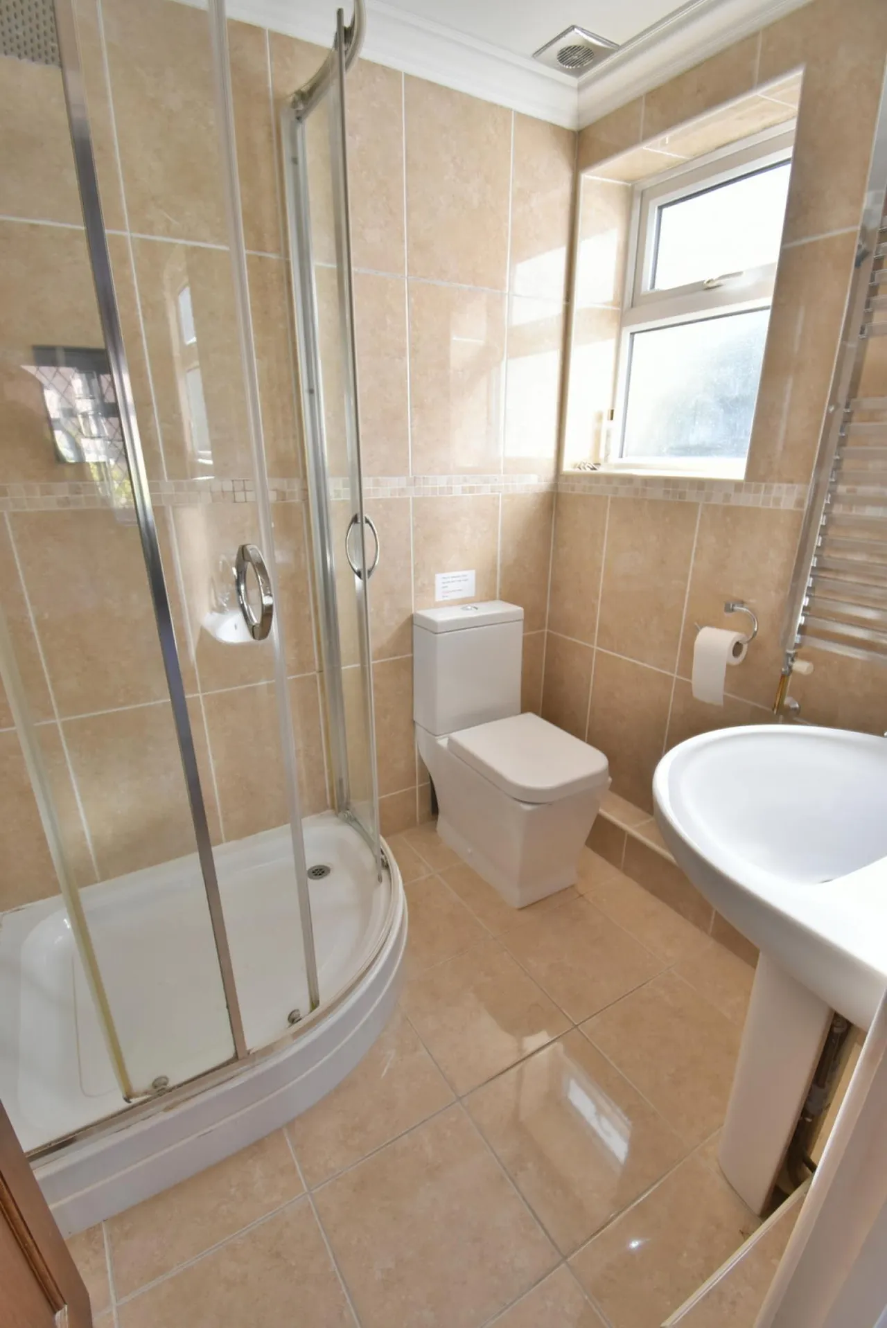 Elm Tree Walk, BH22, photo 11