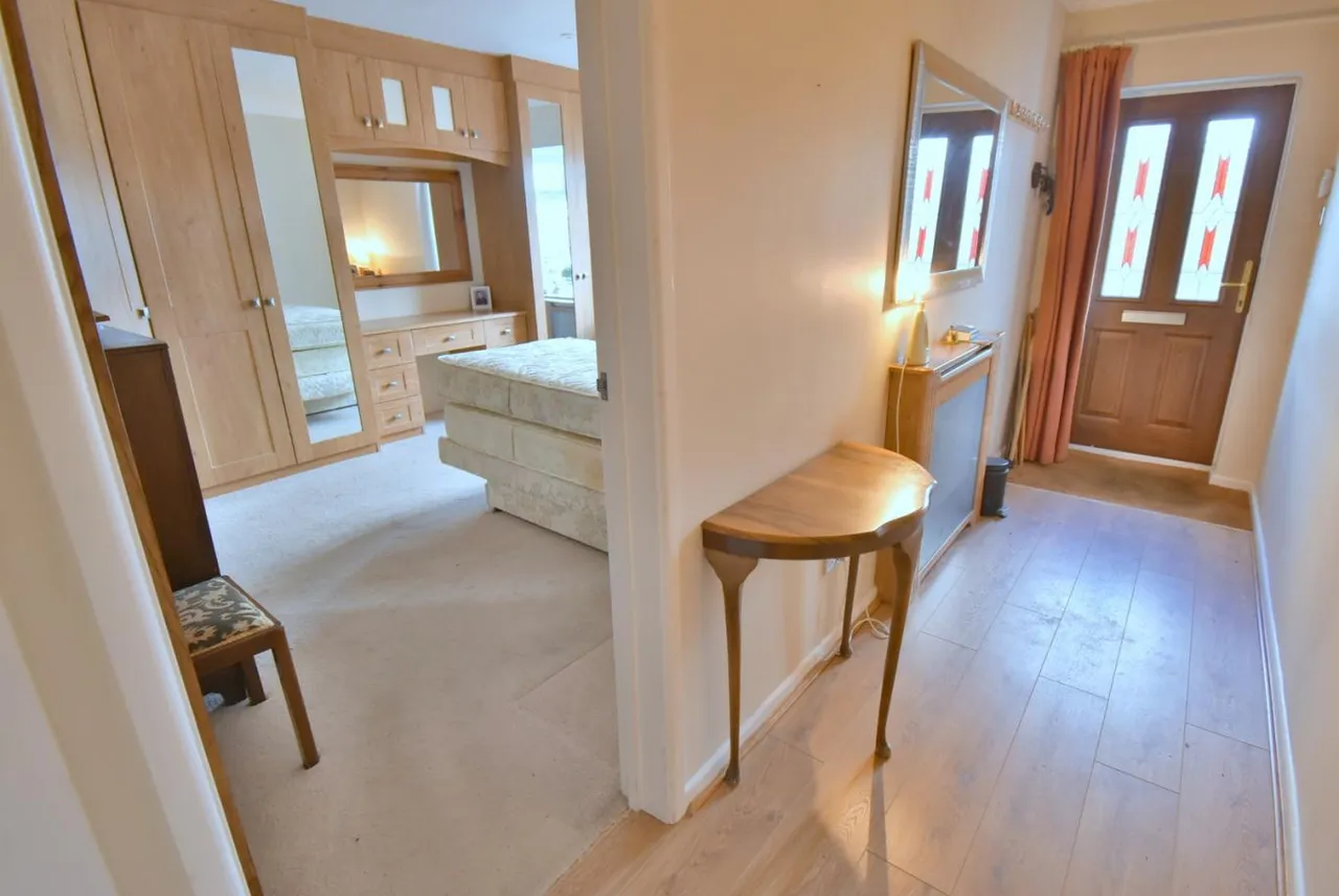 Elm Tree Walk, BH22, photo 8