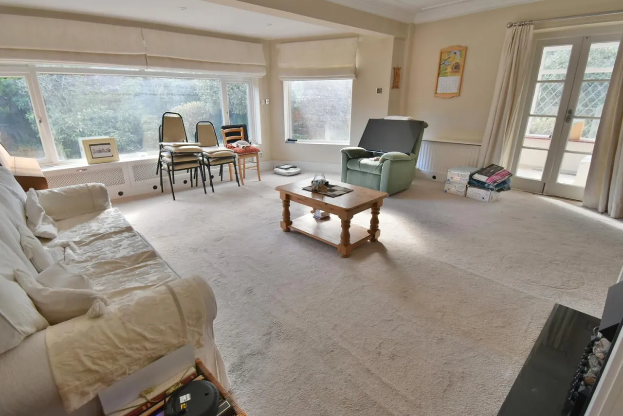 Elm Tree Walk, BH22, photo 7
