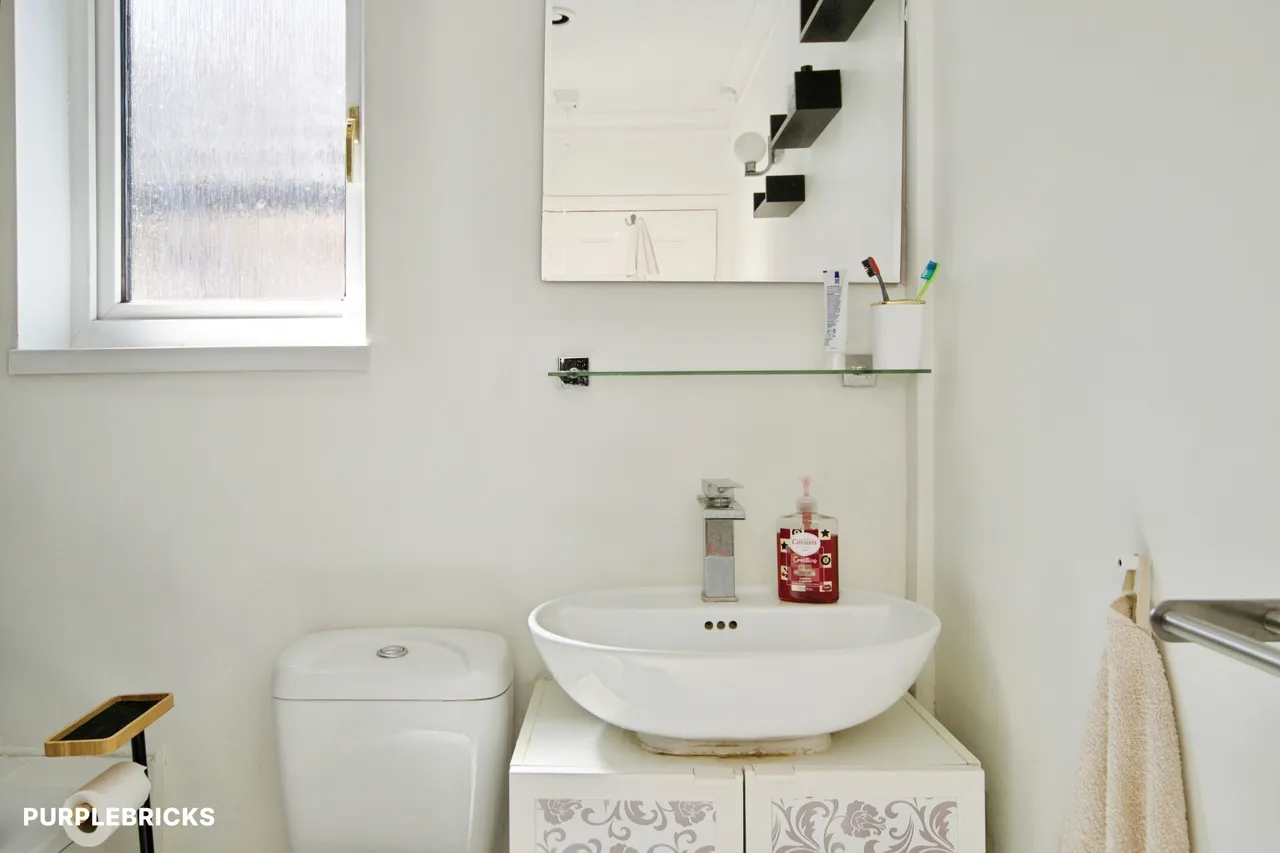 Queens Park Road, Romford, RM3, photo 9