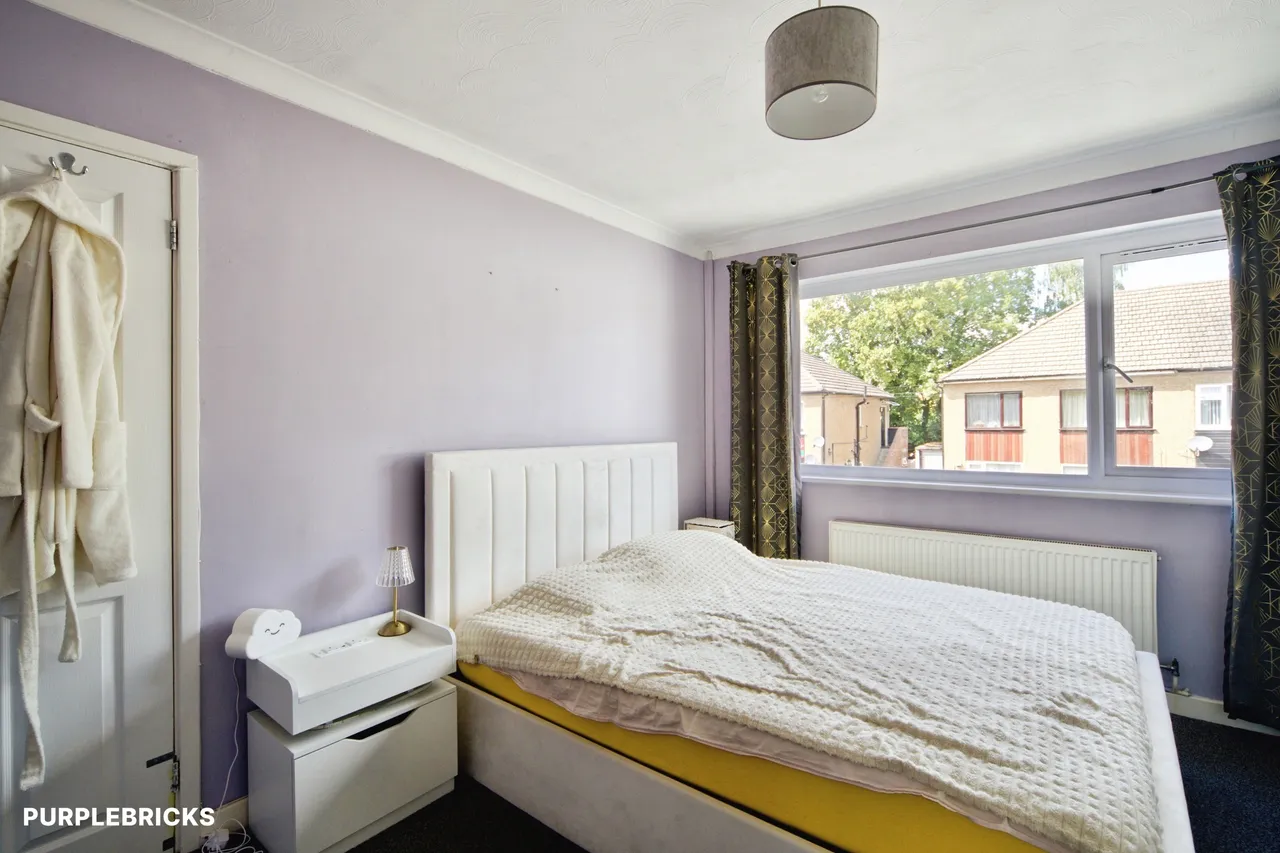Queens Park Road, Romford, RM3, photo 19
