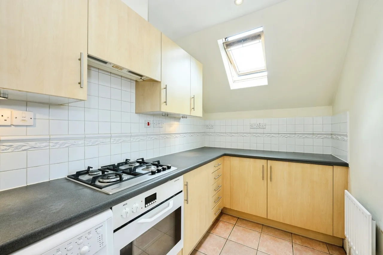 Ladbroke Road, Redhill, RH1, photo 7