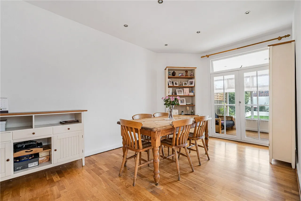 Rathcoole Avenue, London, N8, photo 13