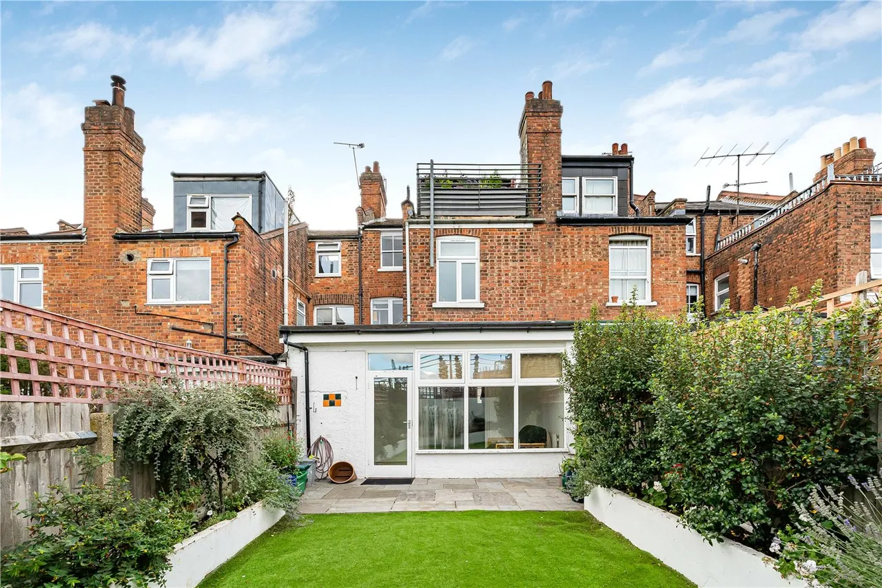 Rathcoole Avenue, London, N8, photo 20