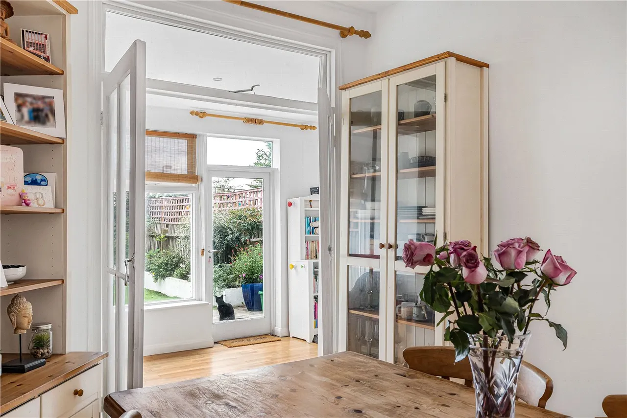 Rathcoole Avenue, London, N8, photo 21