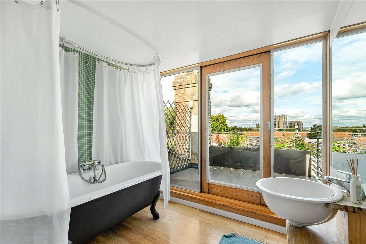 Rathcoole Avenue, London, N8, photo 5