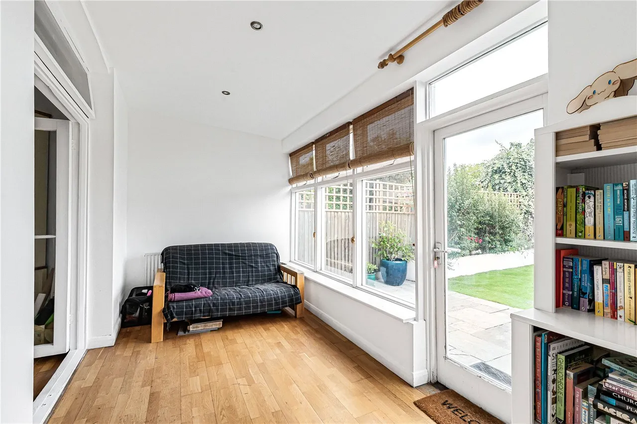 Rathcoole Avenue, London, N8, photo 11
