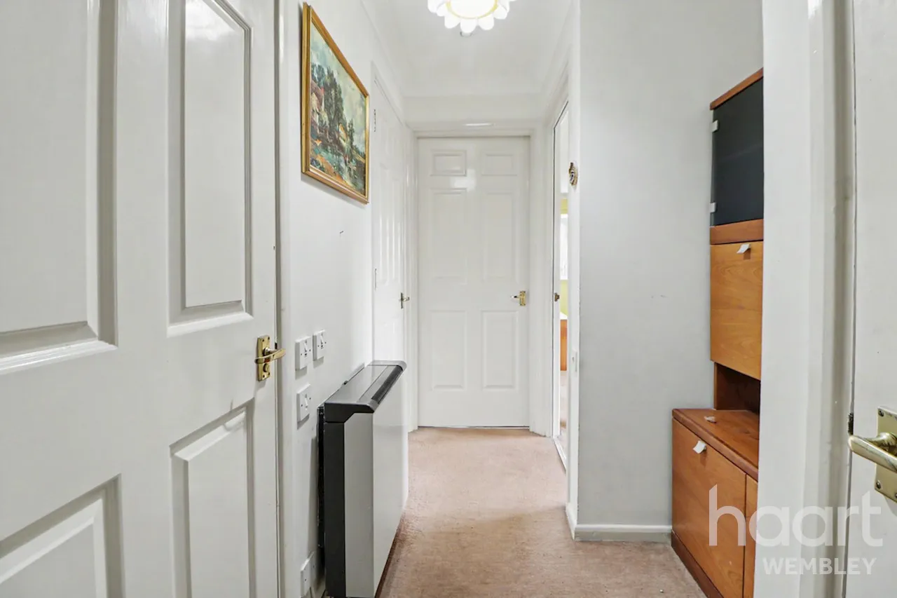 Furzehill Road, Borehamwood, WD6, photo 2
