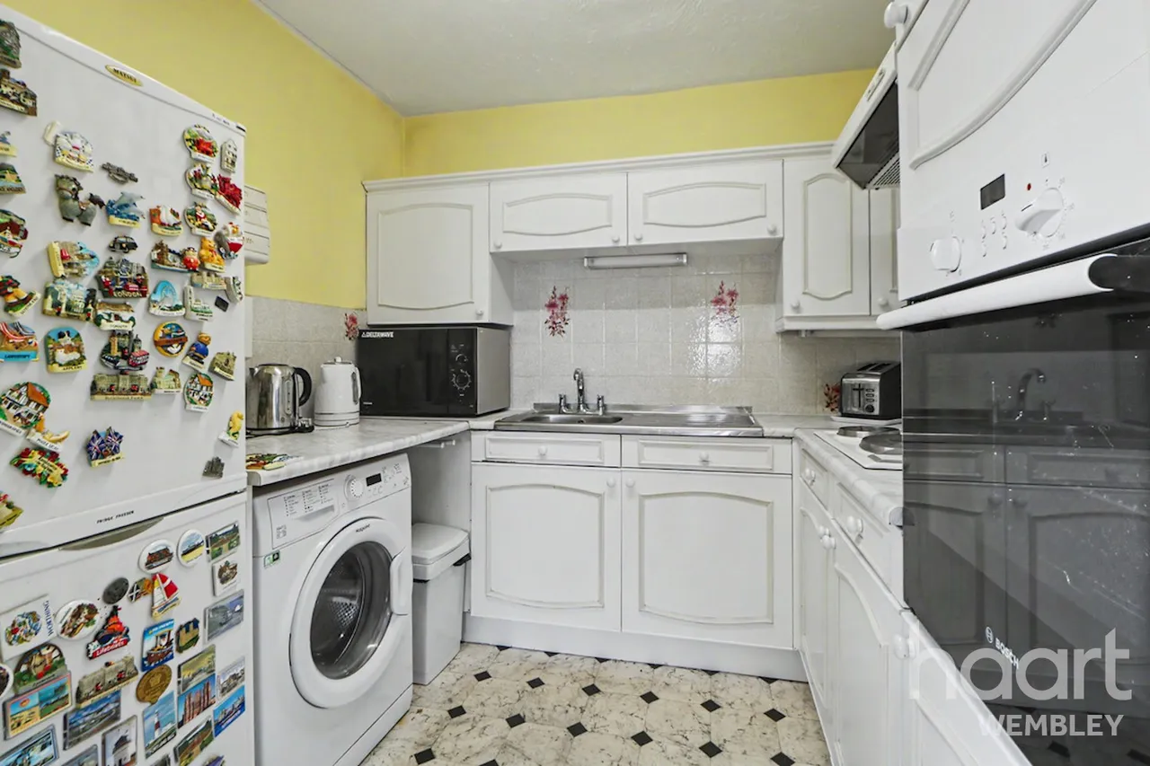 Furzehill Road, Borehamwood, WD6, photo 3